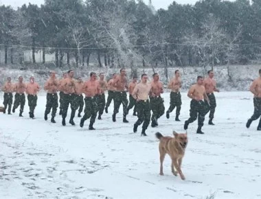 Μόνο εμπόδιο δεν ήταν ο χιονιάς για τον Στρατό Ξηράς- Δυναμικό «παρών» στις πληγείσες περιοχές και στην εκπαίδευση